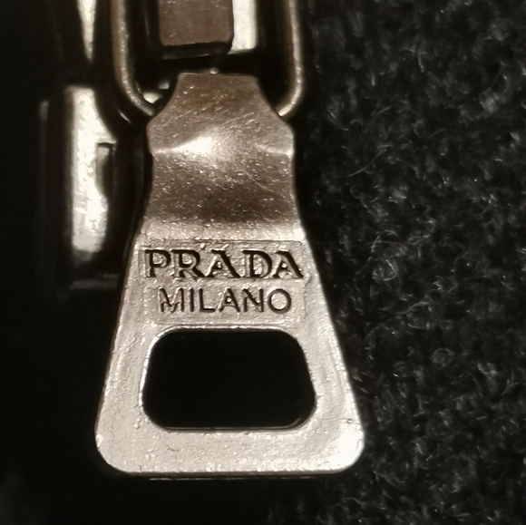 PRADA 100 %WOOL WOMEN'S LONG COAT. - Picture 6 of 16